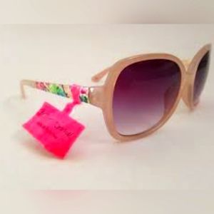 New Authentic Betsey Johnson BJ 863136 NUDE Butterfly Sunglasses Nude Flower